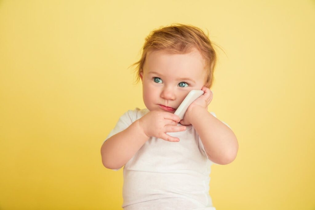 4 month old baby uses left hand more than right