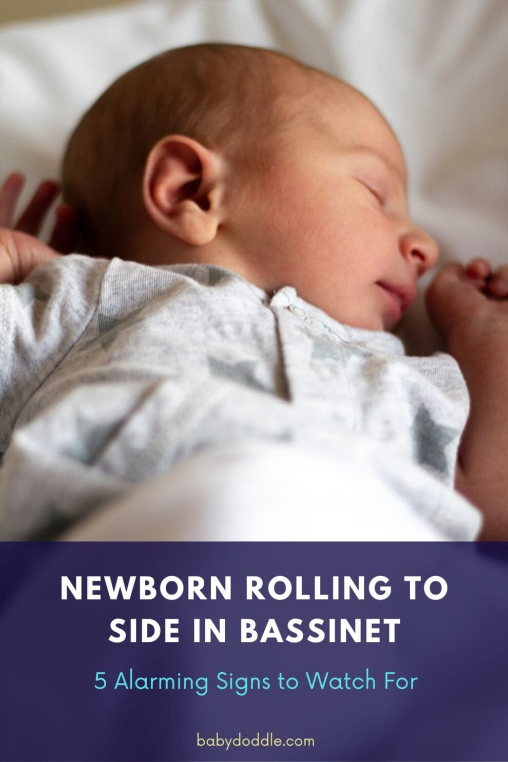 Newborn Rolling to Side in 5 Alarming Signs to Watch For