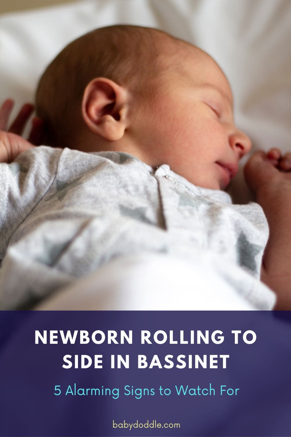 Newborn Rolling to Side in 5 Alarming Signs to Watch For